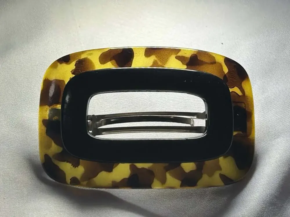 VTG rectangle tortoise shell color and black barrette clip 3”x 2”